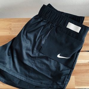 ⚡️ NWT Nike Women’s Running Shorts, M